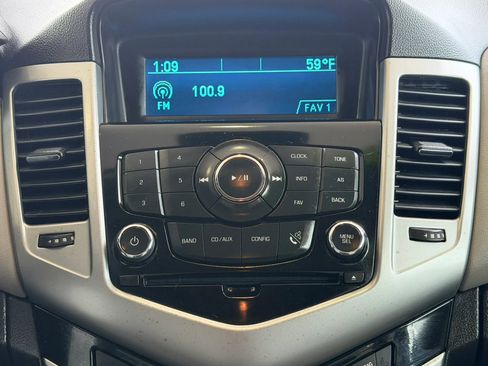 Used 2014 Chevrolet Cruze LS FWD image 15