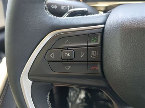 Used 2025 Jeep Grand Cherokee Laredo X w/ Luxury Tech Group I image 21