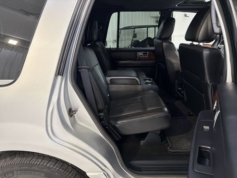 Used 2015 Lincoln Navigator 2WD image 14