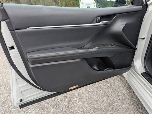Used 2023 Toyota Camry XSE image 12