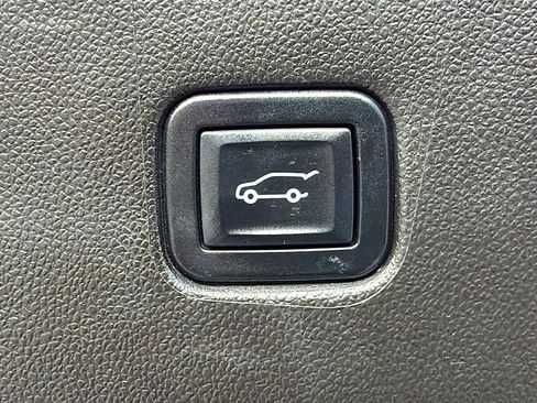 Used 2022 Chevrolet Blazer RS image 13