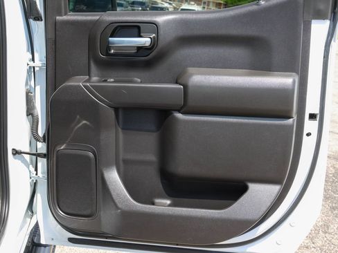 Used 2023 Chevrolet Silverado 1500 Custom AWD/4WD image 11