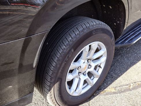 Used 2025 Chevrolet Tahoe LT image 37