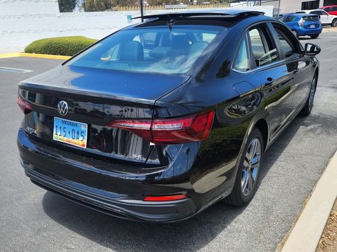Used 2024 Volkswagen Jetta SE FWD image 7