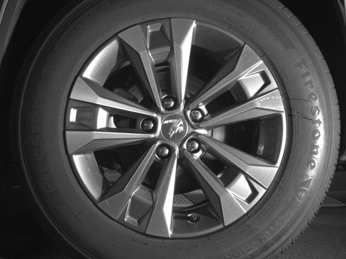 Used 2025 Chevrolet Equinox LT FWD image 17