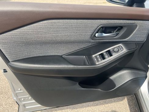 Certified 2023 Nissan Rogue SV AWD/4WD image 7