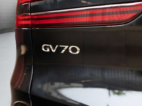 Used 2023 Genesis GV70 2.5T w/ Advanced Package AWD/4WD image 16