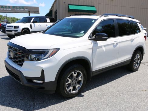 Used 2023 Honda Passport TrailSport image 1