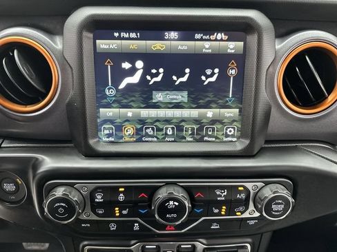 Used 2021 Jeep Gladiator Mojave AWD/4WD image 19
