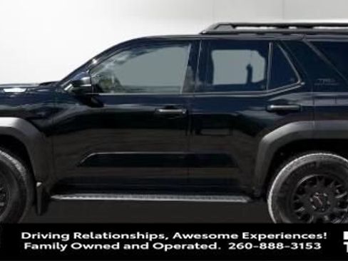 Used 2025 Toyota 4Runner SR5 AWD/4WD image 6