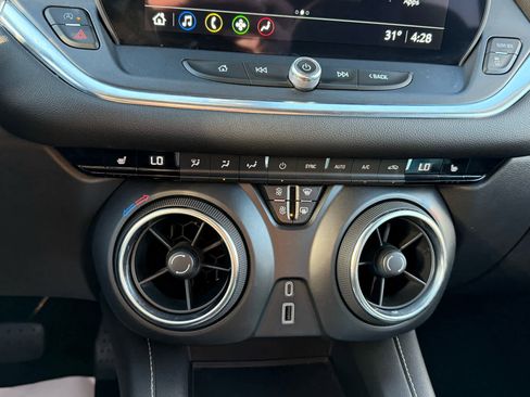 Used 2025 Chevrolet Blazer LT image 22