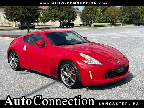 Used 2014 Nissan 370Z Coupe w/ Sport Package RWD image 1