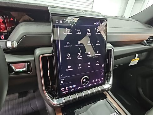 New 2026 GMC Yukon Denali w/ Sun & Power Step Package image 10