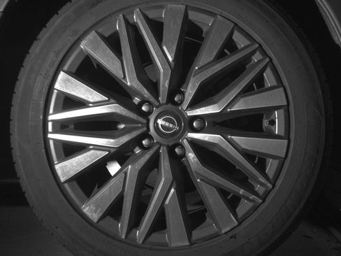 Used 2025 Nissan Altima 2.5 SV FWD image 15