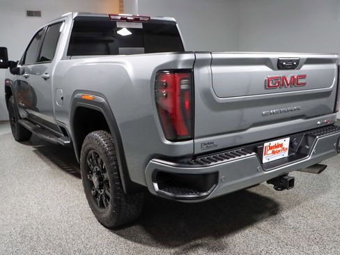 Used 2025 GMC Sierra 2500 AT4 w/ AT4 Premium Plus Package AWD/4WD image 9