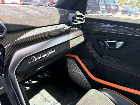 Used 2023 Lamborghini Urus Performante AWD/4WD image 26