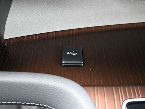 Certified 2024 Toyota Sienna XLE w/ XLE Plus Package image 25