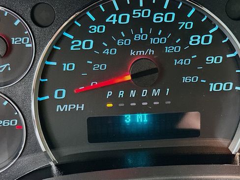 New 2026 Chevrolet Express 3500 image 12