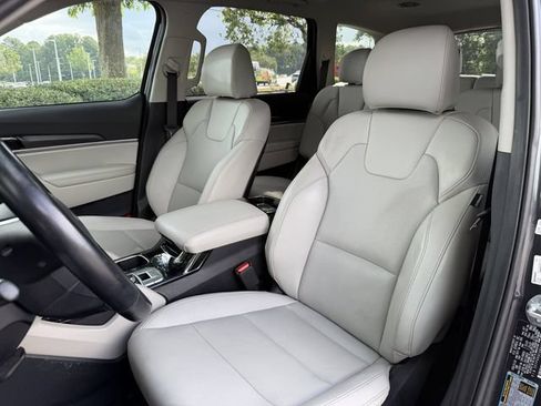 Certified 2024 Kia Telluride S w/ S Sunroof Package AWD/4WD image 11