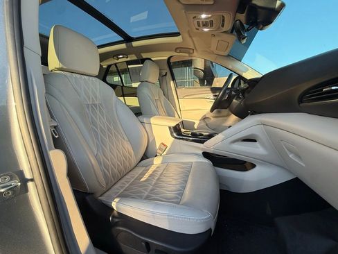 Used 2023 Buick Envision Avenir image 27