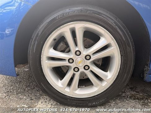 Used 2018 Chevrolet Cruze LT FWD image 23
