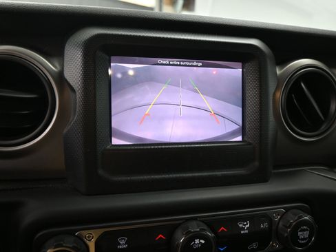 Used 2019 Jeep Wrangler Unlimited Sport S image 13