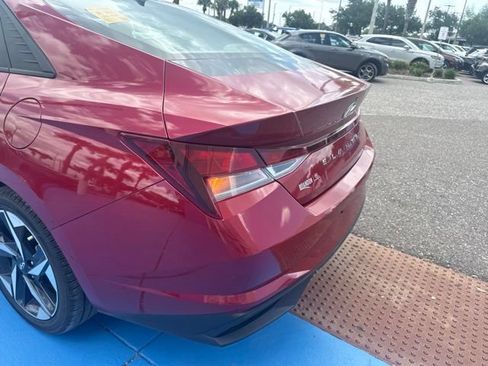 Used 2023 Hyundai Elantra SEL w/ Convenience Package FWD image 19