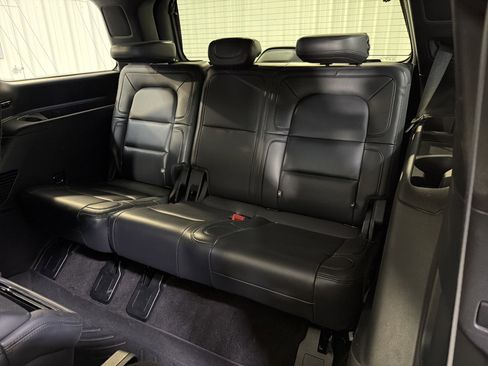 Used 2024 Lincoln Navigator Reserve image 13