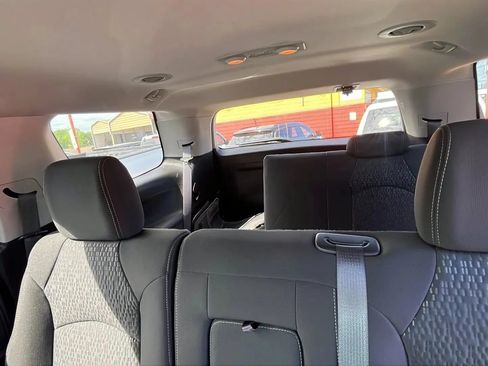 Used 2014 GMC Acadia SLE FWD image 14