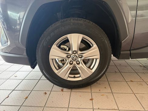 Used 2025 Toyota RAV4 XLE image 23