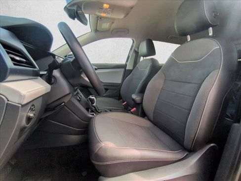 Used 2024 Volkswagen Taos SE FWD image 13