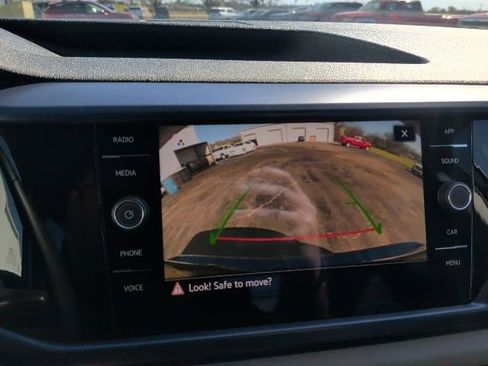 Used 2023 Volkswagen Taos SE image 29