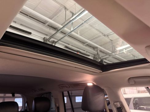 Used 2021 Nissan Armada SL image 21