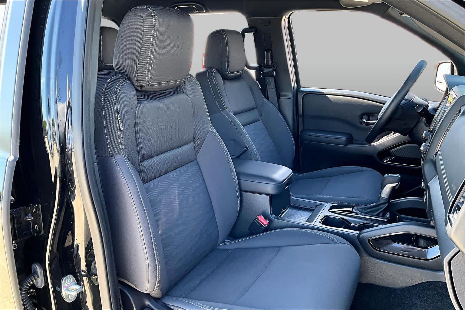 Used 2023 Nissan Frontier SV w/ Midnight Edition Package RWD image 8