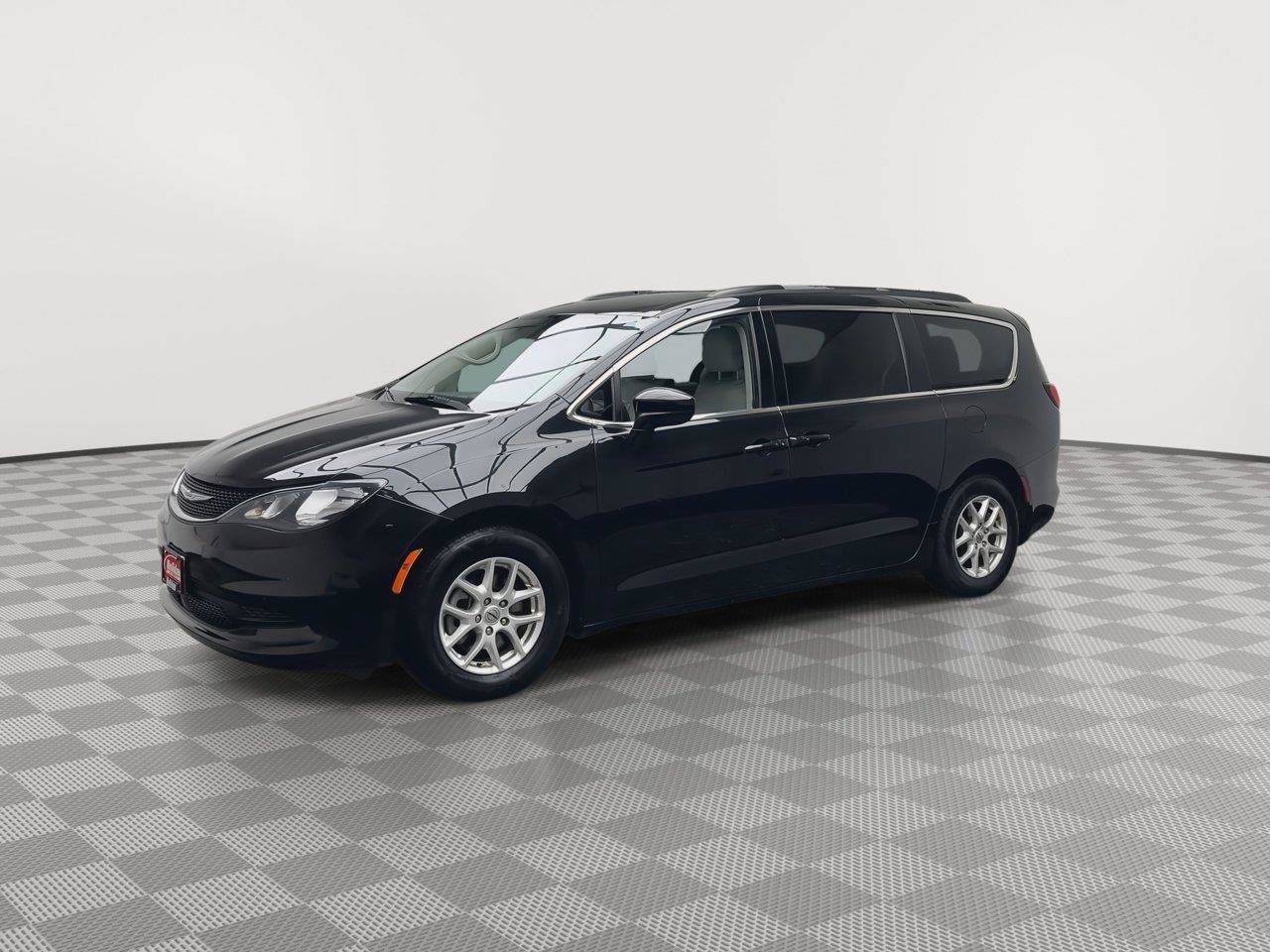 Used 2021 Chrysler Voyager Lxi FWD image 32