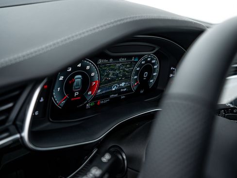 New 2026 Audi SQ8 Prestige image 13