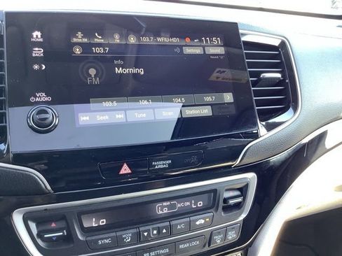 Used 2021 Honda Pilot Touring image 32