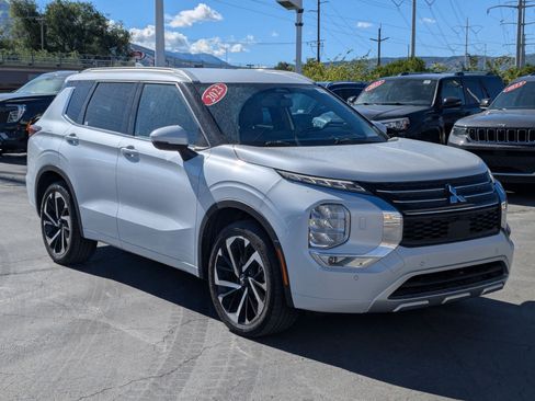 Used 2023 Mitsubishi Outlander SEL AWD/4WD image 8