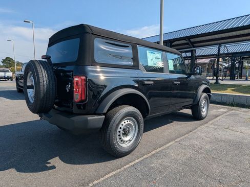 New 2025 Ford Bronco 4-Door image 4