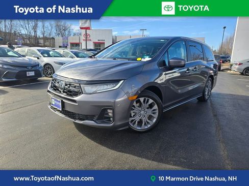 Used 2025 Honda Odyssey Touring image 1