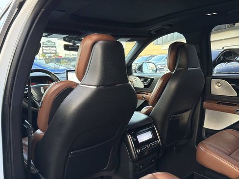 Used 2021 Lincoln Aviator Reserve w/ Equipment Group 201A AWD/4WD image 29