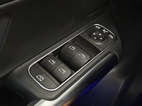 Used 2023 Mercedes-Benz GLA 250 image 27