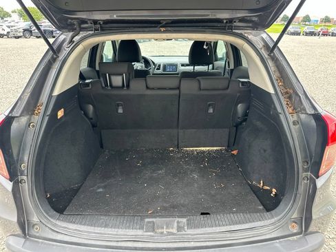 Used 2018 Honda HR-V EX image 11