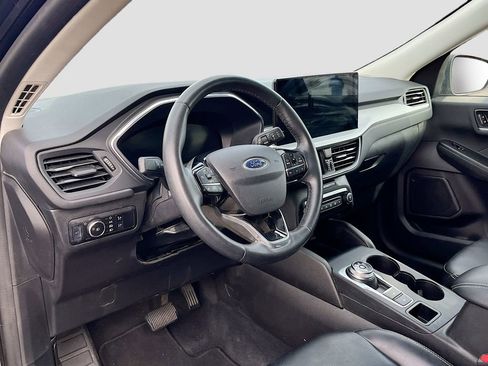 Used 2023 Ford Escape Platinum image 9