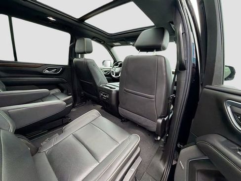 Used 2021 Chevrolet Tahoe Premier w/ Premium Package image 29