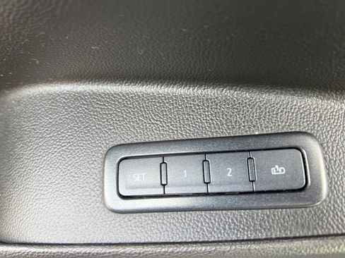 Used 2019 Chevrolet Suburban Premier image 29