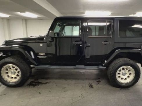 Used 2014 Jeep Wrangler Unlimited Sahara w/ Dual Top Group image 5