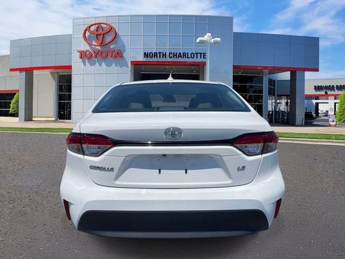 Used 2025 Toyota Corolla LE w/ LE Premium Package FWD image 7