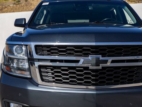 Used 2019 Chevrolet Suburban LT w/ Luxury Package AWD/4WD image 9