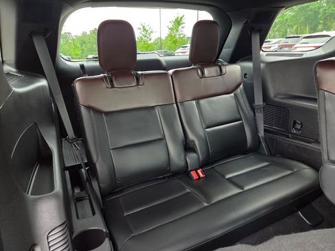 Used 2020 Ford Explorer Platinum w/ Premium Technology Package AWD/4WD image 22